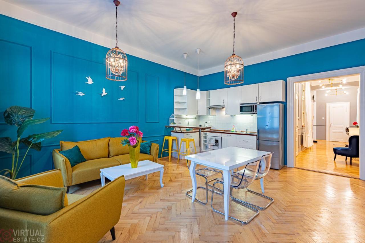 פראג Colorful Wenceslas Square Apartment מראה חיצוני תמונה