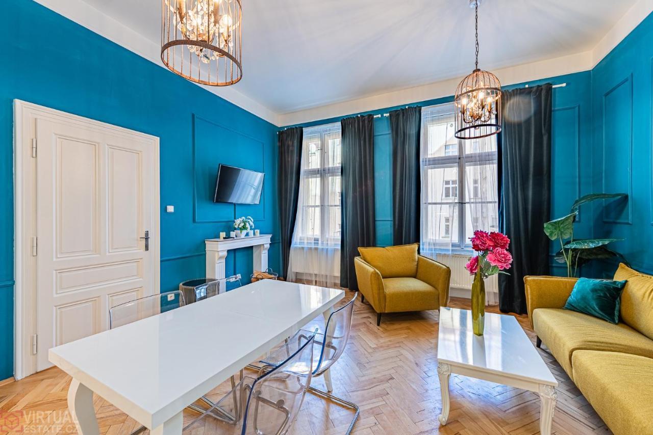 פראג Colorful Wenceslas Square Apartment מראה חיצוני תמונה