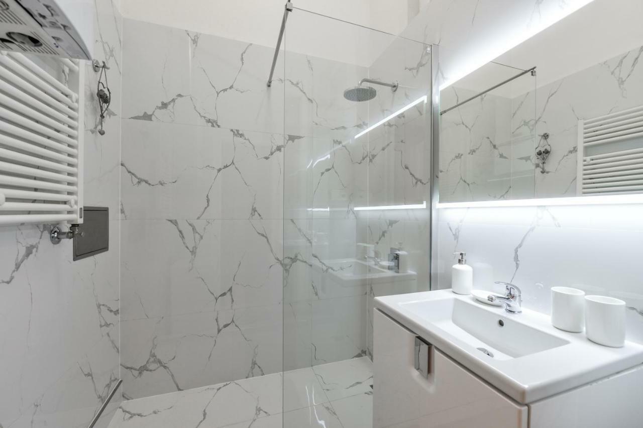 פראג Colorful Wenceslas Square Apartment מראה חיצוני תמונה